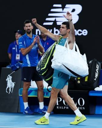 Carlos Alcaraz waves to the crowd after losing his Quarter-final match against Djokovic in the Rod Laver Arena Australian Open, Day Ten, Tennis, Melbourne Park, Melbourne, Australia - 21 Jan 2025  Copyright: xEllaxLing Shutterstockx 15108779ge