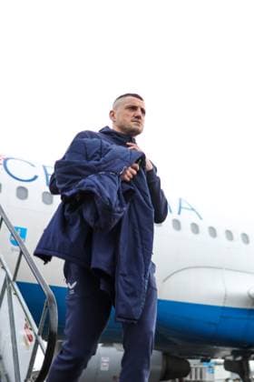 Dinamo Zagreb arrive in London Arijan Ademi of Dinamo Zagreb leave a plane at Stansted Airport on January 21, 2025. in London, England. Dinamo Zagreb will play against Arsenal in the UEFA Champions League.  LukaxStanzl PIXSELL