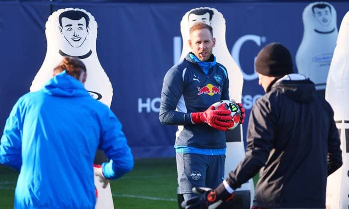 Leipzig, 21.01.2025, RBL Trainingszentrum, UEFA Champions League , RB LEIPZIG Training vor dem morgigen Spiel vs. Sporting Lissabon , Im Bild: Torwart Peter Gulacsi (1, RB Leipzig) , Nur zur redaktionellen Nutzung. Only editorial use. , Picture Point