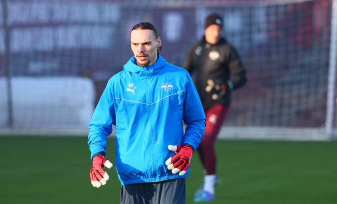 Leipzig, 21.01.2025, RBL Trainingszentrum, UEFA Champions League , RB LEIPZIG Training vor dem morgigen Spiel vs. Sporting Lissabon , Im Bild: Torwart Maarten Vandevoordt (26, RB Leipzig) , Nur zur redaktionellen Nutzung. Only editorial use. , Picture Point