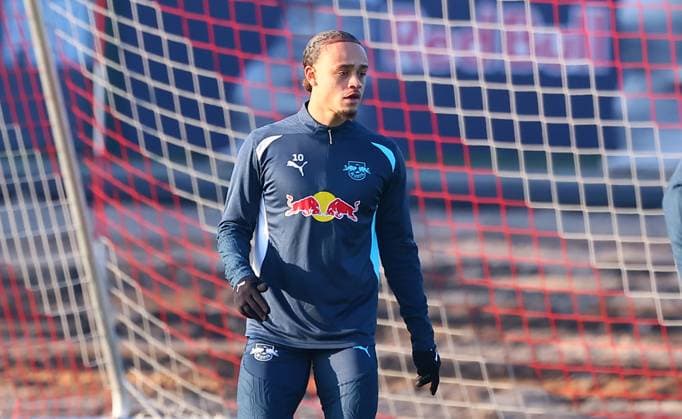 Leipzig, 21.01.2025, RBL Trainingszentrum, UEFA Champions League , RB LEIPZIG Training vor dem morgigen Spiel vs. Sporting Lissabon , Im Bild: Xavi Simons (10, RB Leipzig) , Nur zur redaktionellen Nutzung. Only editorial use. ,