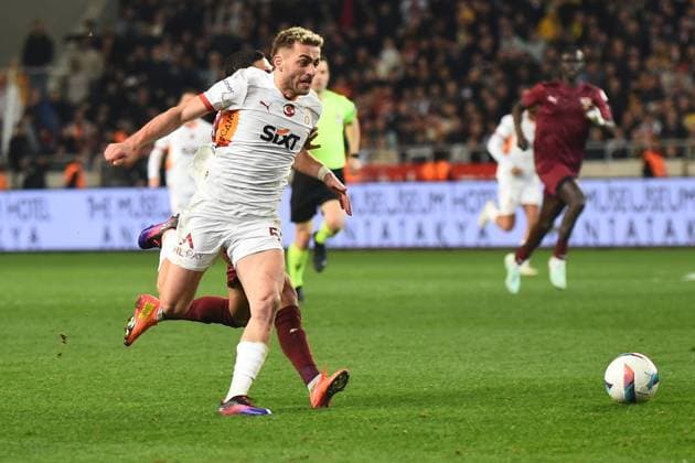Baris Alper Yilmaz of Galatasaray reacts during the Turkish Super League match between Hatayspor and Galatasaray at Mersin Stadium in Mersin , Turkey on January 17 , 2025. ( Photo by Seskimphoto ) Hatayspor v Galatasaray - Turkish Super League 