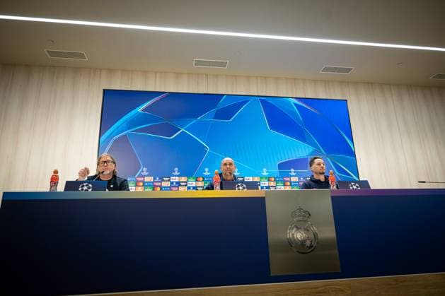 SOCCER - UEFA CL, Madrid vs RBS MADRID,SPAIN,21.JAN.25 - SOCCER - UEFA Champions League, Real Madrid CF vs Red Bull Salzburg, preview, press conference, PK, Pressekonferenz RBS. Image shows press officer Christian Kircher, head coach Thomas Letsch and Janis Blaswich (RBS).  GEPAxpictures xFelipexMondino