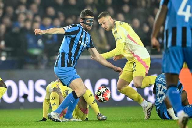 Club Brugge v Juventus - UEFA Champions League BRUGGE, BELGIUM - JANUARY 21 : Mechele Brandon defender of Club Brugge and Koopmeiners Teun midfielder of Juventus during the UEFA Champions League 2024 25 League Phase MD7 match between Club Brugge and Juventus on January 21, 2025 in Brugge, Belgium, 21 01 2025 Brugge Belgium  Copyright: xNicoxVereeckenx