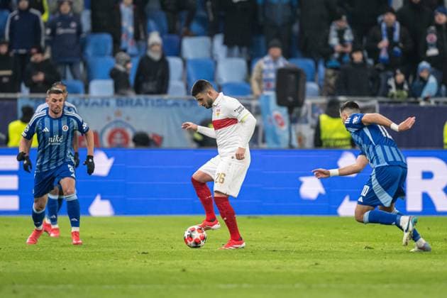 Deniz Undav in a battle during UEFA Champions league match, SK Slovan Bratislava - VFB Stuttgart , 21. january 2025, Tehelne pole Stadium, Bratislava, Slovakia Copyright: xMICHALxFAJT,ZOSPORTU.SKx FAJ_7323