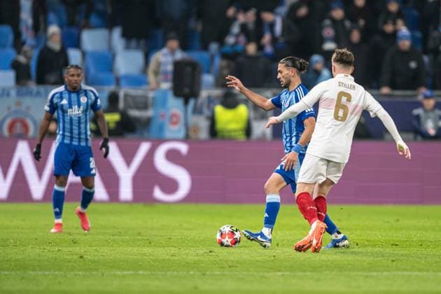 Kyriakos Savvidis in a battle during UEFA Champions league match, SK Slovan Bratislava - VFB Stuttgart , 21. january 2025, Tehelne pole Stadium, Bratislava, Slovakia Copyright: xMICHALxFAJT,ZOSPORTU.SKx FAJ_7348