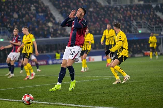 CALCIO - UEFA Champions League - Bologna FC vs Borussia Dortmund Bologna s Charalampos Lykogiannis shows his disappointment during Bologna FC vs Borussia Dortmund, UEFA Champions League football match in Bologna, Italy, January 21 2025 Bologna Italy  Copyright: xIPAxSport ABACAx