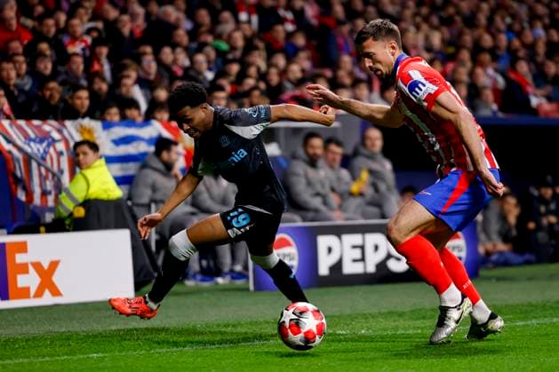 Nathan Tella (Bayer 04 Leverkusen) und Marcos Llorente (Atletico Madrid) battle for the ball during the UEFA Champions League 2024 25 League Phase MD7 match between Atletico de Madrid and Bayer 04 Leverkusen at Estadio Civitas Metropolitano on January 21, 2025 in Madrid, Spain. (Photo by Manu Reino DeFodi Images) Defodi-071_ATMLEV20250121_061