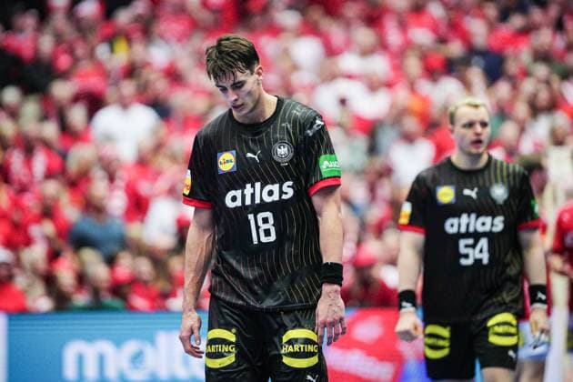 Sport Bilder des Tages Julian Koester (Deutschland, 18) enttaeuscht DEN, Daenemark vs. Deutschland, Handball, IHF Weltmeisterschaft 2025, Hauptgruppe 1, Spieltag 1, 21.01.2025 DEN, Daenemark vs. Deutschland, Handball, IHF Weltmeisterschaft 2025, Hauptgruppe 1, Spieltag 1, 21.01.2025 Herning Copyright: xEibner-Pressefoto MarcelxvonxFehrnx EP_MFN