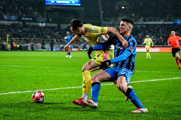Juventus defender Federico Gatti, Club Brugge forwarder Ferran Jutgla, during the match Club Brugge - Juventus at the Jan Beydelstadium for the UEFA Champions League - League phase - Matchday 7 season 2024-2025 in BRUGGE, Belgium on 21 januari 2025, (photo by Stefan Koops EYE4images DeFodi Images) Defodi-746_209621