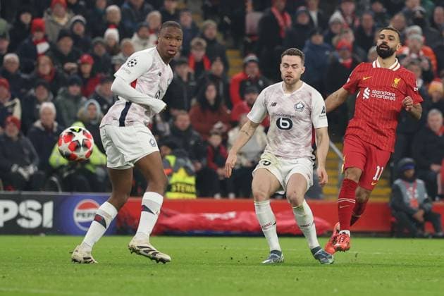 Mohamed Salah of Liverpool shoots wide. Liverpool v Lille, UEFA Champions League, Group Stage, Football, Anfield, Liverpool, UK - 21 Jan 2025 EDITORIAL USE ONLY No use with unauthorised audio, video, data, fixture lists, club league logos or live services. Online in-match use limited to 120 images, no video emulation. No use in betting, games or single club league player publications. Copyright: xPaulxCurrie Shutterstockx 15108882ae