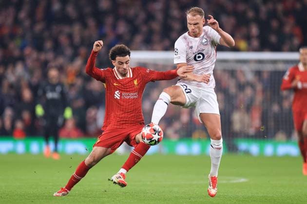 Football - UEFA Champions League - League Phase - Liverpool v LOSC Lille 21st January 2025 - UEFA Champions League - League Phase - Liverpool v LOSC Lille - Curtis Jones of Liverpool and Mitchel Bakker of Lille - Photo: Simon Stacpoole Offside. Liverpool UK Copyright: xSimonxStacpoolexOffside