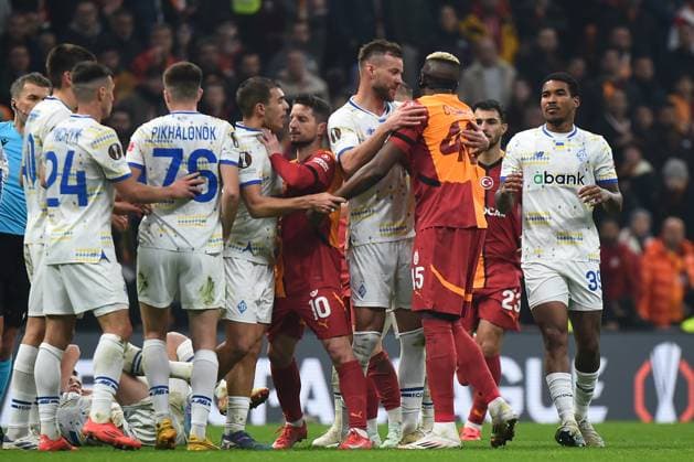 Victor Osimhen (45) of Galatasaray and Andriy Yarmolenko of Dynamo Kyiv during the UEFA Europa League 2024 25 League Phase MD7 match between Galatasaray A.S. and FC Dynamo Kyiv at Ali Sami Yen Spor Kompleksi Rams Park on January 21, 2025 in Istanbul, Turkey. (Photo by Seskimphoto ) Galatasaray v Dynamo Kyiv - UEFA Europa League 2024 25 League 