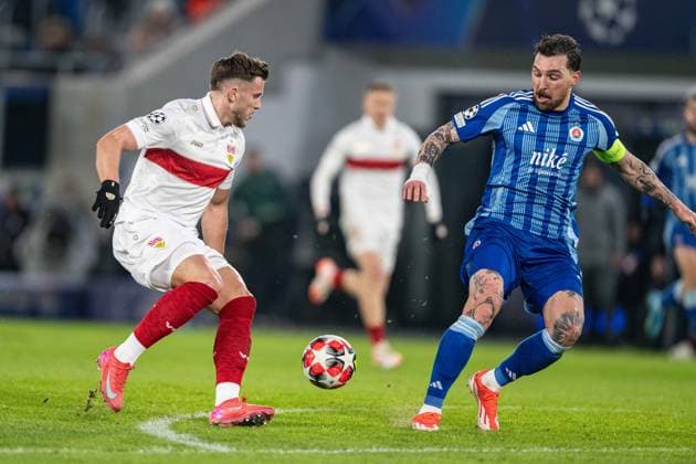 Ermedin Demirovic in a battle with Guram KAshia during UEFA Champions league match, SK Slovan Bratislava - VFB Stuttgart , 21. january 2025, Tehelne pole Stadium, Bratislava, Slovakia Copyright: xMICHALxFAJT,ZOSPORTU.SKx FAJ_8219