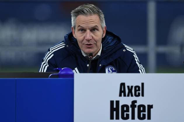 Fußball 2. Bundesliga Mitgliederversammlung des FC Schalke 04 am 16.11.2024 in der Veltins Arena in Gelsenkirchen Axel Hefer ( Vorsitzender Aufsichtsrat Schalke ) *** Soccer 2 Bundesliga General Meeting of FC Schalke 04 on 16 11 2024 in the Veltins Arena in Gelsenkirchen Axel Hefer Chairman of the Supervisory Board Schalke xRx