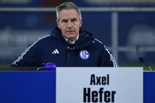 Fußball 2. Bundesliga Mitgliederversammlung des FC Schalke 04 am 16.11.2024 in der Veltins Arena in Gelsenkirchen Axel Hefer ( Vorsitzender Aufsichtsrat Schalke ) *** Soccer 2 Bundesliga General Meeting of FC Schalke 04 on 16 11 2024 in the Veltins Arena in Gelsenkirchen Axel Hefer Chairman of the Supervisory Board Schalke xRx