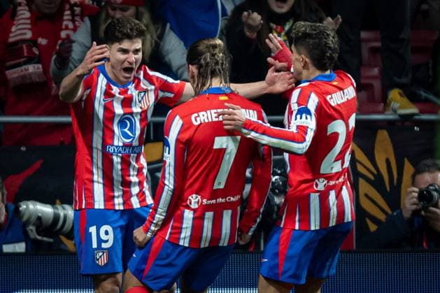 January 21, 2025, Madrid, Spain: Julian Alvarez (AtlÃ tico de Madrid) celebrates after scoring a goal with his teammates during a UEFA Champions League match between Atletico de Madrid and Bayer Leverkusen at Riyadh Air Metropolitano. Final Score: Atletico de Madrid 2:1 Bayer Leverkusen Madrid Spain - ZUMAs197 20250121_aaa_s197_216 Copyright: xFelipexMondinox