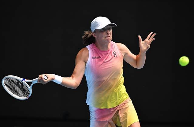 TENNIS AUSTRALIAN OPEN, Iga Swiatek of Poland during her 1 4 final match against Emma Navarro of USA during the 2025 Australian Open at Melbourne Park in Melbourne, Wednesday, January 22, 2025. ( NO ARCHIVING, EDITORIAL USE ONLY, NO USE IN BOOKS WITHOUT CONSENT MELBOURNE VICTORIA AUSTRALIA  Copyright: xJAMESxROSSx 20250122144294482149