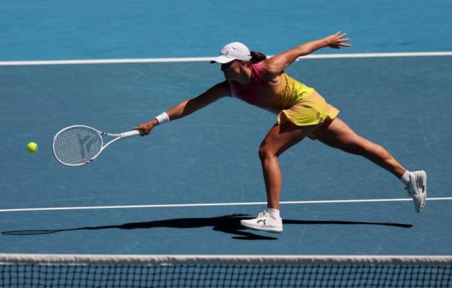 Iga Swiatek of Poland in action Australian Open, Day Eleven, Tennis, Melbourne Park, Melbourne, Australia - 22 Jan 2025  Copyright: xEllaxLing Shutterstockx 15108780z