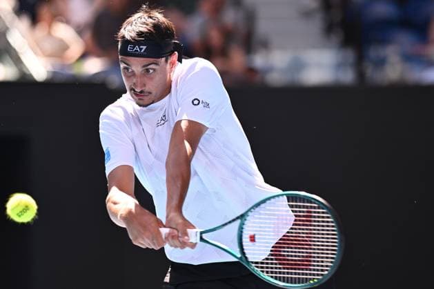 Sport Bilder des Tages TENNIS AUSTRALIAN OPEN, Lorenzo Sonego of Italy during his 1 4 final match against Ben Shelton of USA during the 2025 Australian Open at Melbourne Park in Melbourne, Wednesday, January 22, 2025. ( NO ARCHIVING, EDITORIAL USE ONLY, NO USE IN BOOKS WITHOUT CONSENT MELBOURNE VICTORIA AUSTRALIA  Copyright: xJAMESxROSSx 20250122199123283906