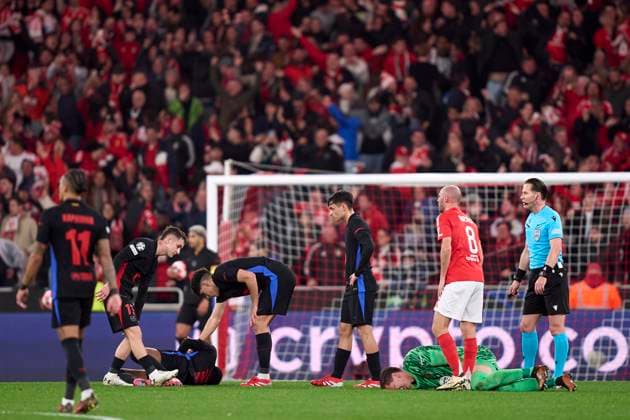 SL Benfica v FC Barcelona, Barca - UEFA Champions League 2024 25 League Phase MD7 Wojciech Szczesny of FC Barcelona reacts after Vangelis Pavlidis of SL Benfica scores his team s second goal during the UEFA Champions League match between SL Benfica and FC Barcelona at Estadio Da Luz in Lisbon, Portugal, on January 21, 2025. Lisbon, Portugal Lisbon Portugal  Copyright: xJosexManuelxAlvarezxReyx originalFilename:alvarezrey-notitle250121_npoJw.jpg