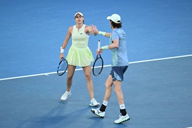 TENNIS AUSTRALIAN OPEN, Kimberley Birrell and John-Patrick Smith of Australia celebrate their win in the mixed doubles final against Olivia Nicholls and Henry Patten of the United Kingdom during the 2025 Australian Open at Melbourne Park in Melbourne, Wednesday, January 22, 2025. ( NO ARCHIVING, EDITORIAL USE ONLY, NO USE IN BOOKS WITHOUT CONSENT MELBOURNE VICTORIA AUSTRALIA  Copyright: xJAMESxROSSx 20250122182435811384