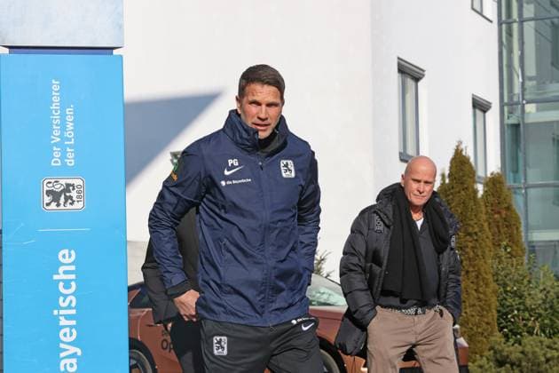 Trainer Patrick Glöckner, Präsident Robert Reisinger, Portraet, Portrait, die Bayerische, Versicherung, Sponsor, Fussball 3. Liga TSV 1860 Muenchen Training 21.01.2025 FOTO: Mladen Lackovic