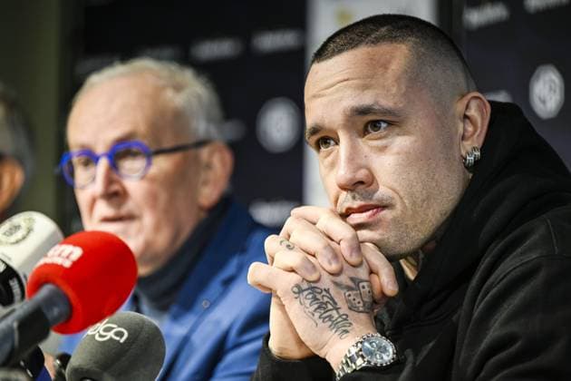 Lokeren s Radja Nainggolan pictured during a press conference, PK, Pressekonferenz of Belgian soccer team KSC Lokeren-Temse, Wednesday 22 January 2025 in Lokeren, with new players, including 36 years old former international player Nainggolan. TOM GOYVAERTS TomxGoyvaerts  x110912002x