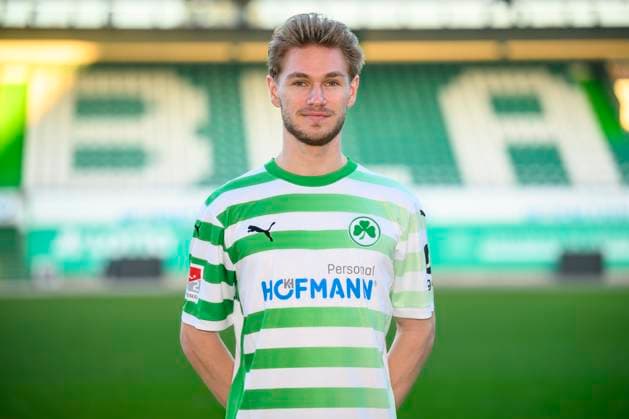 22.01.2025 - SpVgg Greuther Fürth ( Kleeblatt Spielvereinigung ) - 2. Fussball Bundesliga - Saison 2024 2025 - Fototermin Porträttermin Vorstellung Präsentation Pressetermin - - Einzelbild Einzelfoto Portrait Porträt Kopfbild - Marco John (24, SpVgg Greuther Fürth )