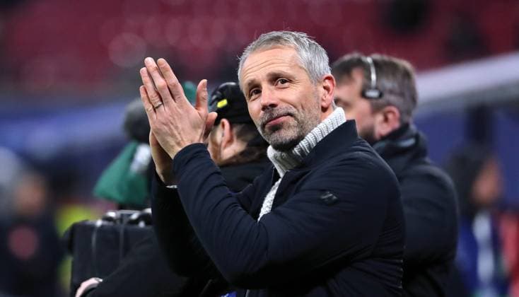 Trainer Marco Rose begrüßt die Fans vor Spielbeginn Fußball Fussball UEFA Champions League UCL Herren 7. Spieltag Saison 2024 2025 22.01.2025 Rasen Ballsport RB Leipzig RBL vs Sporting Lissabon DFL regulations prohibit any use of photographs as image sequences and or quasi-video.