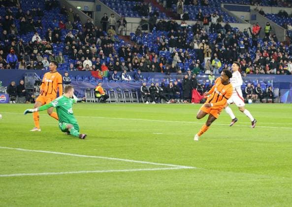 22.01.2025, xgrfx, Fussball UEFA Champions League, Schachtar Donezk - Stade Brest emspor, v.l. Tor, Kevin (Schachtar Donezk) (DFL DFB REGULATIONS PROHIBIT ANY USE OF PHOTOGRAPHS as IMAGE SEQUENCES and or QUASI-VIDEO) Gelsenkirchen
