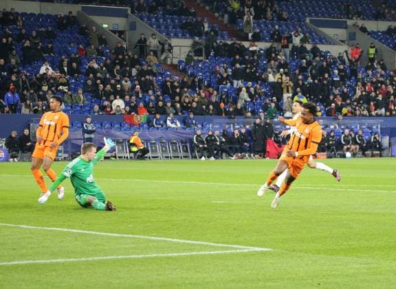 22.01.2025, xgrfx, Fussball UEFA Champions League, Schachtar Donezk - Stade Brest emspor, v.l. Tor, Kevin (Schachtar Donezk) (DFL DFB REGULATIONS PROHIBIT ANY USE OF PHOTOGRAPHS as IMAGE SEQUENCES and or QUASI-VIDEO) Gelsenkirchen