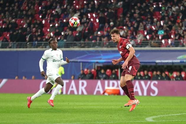 UEFA Champions League: RB Leipzig vs. Sporting Lissabon, 22.01.25 Willi Orban (4, RB Leipzig) klärt per Kopf. Fussball, UEFA Champions League, Saison 2024 2025: RB Leipzig vs. Sporting Lissabon am 22.01.25 in der Red Bull Arena, Leipzig. Copyright: xBEAUTIFULxSPORTS JanxKaeferx