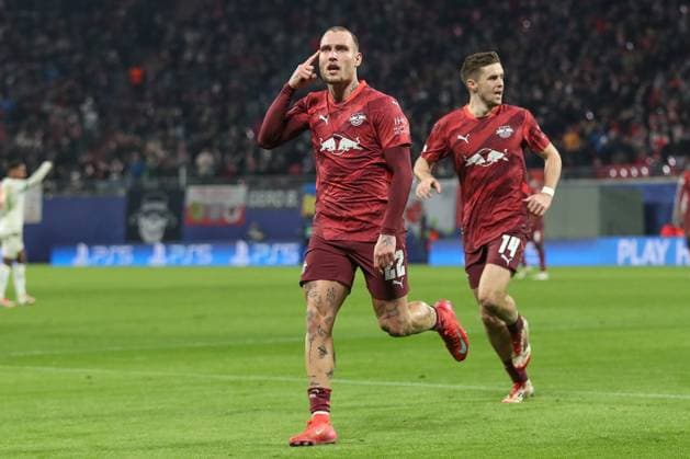 22.01.2025, xtgx, Fussball, UEFA Champions League, RB Leipzig - Sporting Lissabon emspor, v.l. David Raum (Leipzig, 22) jubelt nach seinem Tor zum 2:0, was aber wegen Abseits aberkannt wird (DFL DFB REGULATIONS PROHIBIT ANY USE OF PHOTOGRAPHS as IMAGE SEQUENCES and or QUASI-VIDEO) Leipzig