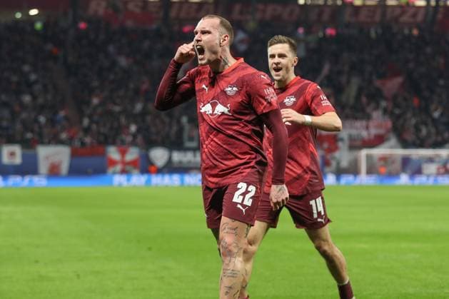 22.01.2025, xtgx, Fussball, UEFA Champions League, RB Leipzig - Sporting Lissabon emspor, v.l. David Raum (Leipzig, 22) jubelt nach seinem Tor zum 2:0, was aber wegen Abseits aberkannt wird (DFL DFB REGULATIONS PROHIBIT ANY USE OF PHOTOGRAPHS as IMAGE SEQUENCES and or QUASI-VIDEO) Leipzig