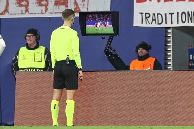 22.01.2025, xtgx, Fussball, UEFA Champions League, RB Leipzig - Sporting Lissabon emspor, v.l. Symbolfoto, Symbolbild, Symbol, VAR, Videobeweis (DFL DFB REGULATIONS PROHIBIT ANY USE OF PHOTOGRAPHS as IMAGE SEQUENCES and or QUASI-VIDEO) Leipzig