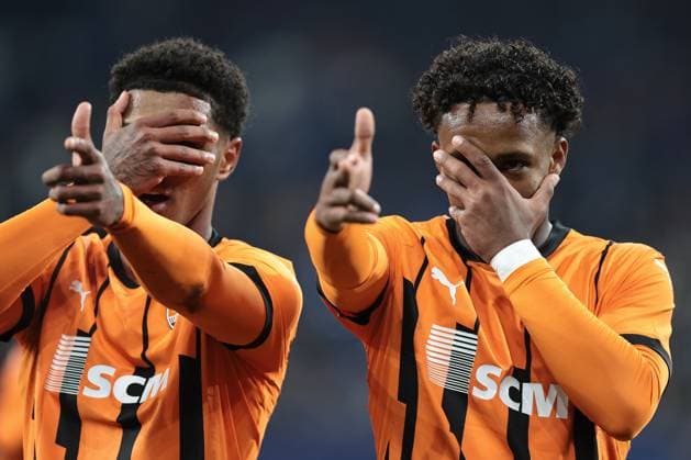 Die Spieler von Shakhtar Donetsk freuen sich über das Tor zum 1:0 durch Kevin (Shakhtar Donetsk) beim Spiel der Champions League (Saison 2024 25) Schachtar Donezk - Stade Brest Copyright: Thomas Pakusch