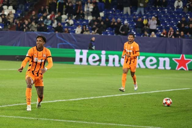 Die Spieler von Shakhtar Donetsk freuen sich über das Tor zum 1:0 durch Kevin (Shakhtar Donetsk) beim Spiel der Champions League (Saison 2024 25) Schachtar Donezk - Stade Brest Copyright: Thomas Pakusch