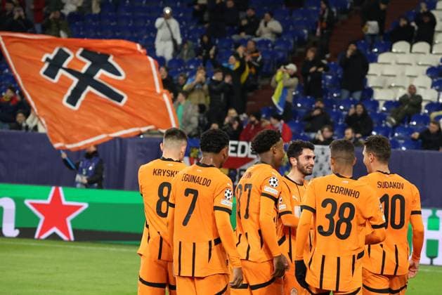 Die Spieler von Shakhtar Donetsk freuen sich über das Tor zum 2:0 durch Georgiy Sudakov (Shakhtar Donetsk) beim Spiel der Champions League (Saison 2024 25) Schachtar Donezk - Stade Brest Copyright: Thomas Pakusch