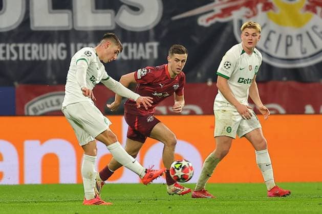 RB Leipzig - Sporting Lissabon Champions League Leipzig, 22.01.2025, Red Bull Arena, Fussball, Männer, Saison 2024 2025, UEFA Champions League, 7. Spieltag , RB Leipzig - Sporting Lissabon , Im Bild v.l.: Ivan Fresneda (22, Sporting), Christoph Baumgartner (14, RB Leipzig) und Viktor Gyökeres (9, Sporting),