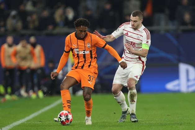 Kevin (Shakhtar Donetsk) und Brendan Chardonnet (Stade Brest 29) battle for the ball during the UEFA Champions League 2024 25 League Phase MD7 match between FC Shakhtar Donetsk and Stade Brestois 29 at Veltins Arena on January 22, 2025 in Gelsenkirchen, Germany. (Photo by Oliver Kaelke DeFodi Images) Defodi-678_2025_01_21_OK_SHASTA_1222