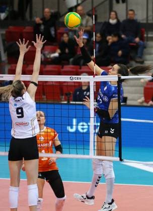 BAU 22.01.2025 Stuttgart Volleyball Allianz MTV Stuttgart vs. CSO Voluntari 2005, Maria Segura Palleres (Stuttgart, rechts)