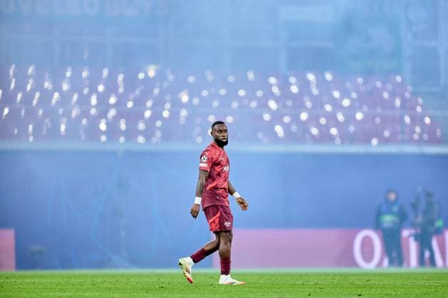 22.01.2025, Fußball, Männer, Champions League, Ligaphase, 2024 2025, Spieltag 7, RB Leipzig - Sporting Lissabon Lutsharel Geertruida (3, RB Leipzig), Freisteller, im Pyronebel Leipzig Red Bull Arena Sachsen Deutschland