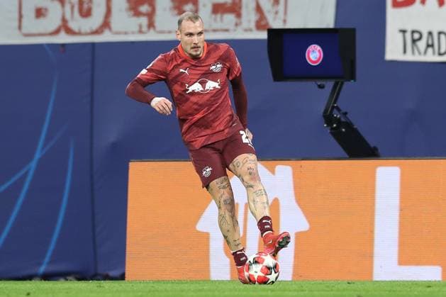 22.01.2025, xtgx, Fussball, UEFA Champions League, RB Leipzig - Sporting Lissabon emspor, v.l. David Raum (Leipzig, 22) am Ball, plays the ball (DFL DFB REGULATIONS PROHIBIT ANY USE OF PHOTOGRAPHS as IMAGE SEQUENCES and or QUASI-VIDEO) Leipzig