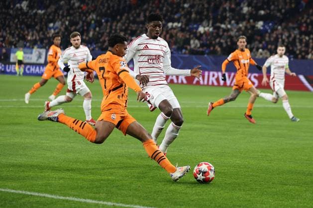 Eguinaldo (Shakhtar Donetsk) und Abdoulaye Ndiaye (Stadew Brest 29) beim Spiel der Champions League (Saison 2024 25) Schachtar Donezk - Stade Brest Copyright: Thomas Pakusch