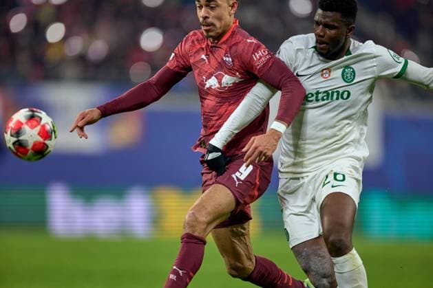 22.01.2025, Fußball, Männer, Champions League, Ligaphase, 2024 2025, Spieltag 7, RB Leipzig - Sporting Lissabon Yussuf Poulsen (9, RB Leipzig, li.), Ousmane Diomande (26, Sporting Lissabon). Aktion, Zweikampf um Ball Leipzig Red Bull Arena Sachsen Deutschland