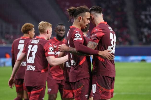 Sport Bilder des Tages 22.01.2025, xtgx, Fussball, UEFA Champions League, RB Leipzig - Sporting Lissabon emspor, v.l. Jubel nach dem 2:1 durch Yussuf Poulsen (Leipzig, 9) (DFL DFB REGULATIONS PROHIBIT ANY USE OF PHOTOGRAPHS as IMAGE SEQUENCES and or QUASI-VIDEO) Leipzig