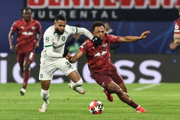 Lois Openda (RB Leipzig,11) gegen Jerry St. Juste (Sporting Lissabon,3) - Champions League Ligaphase Saison 2024-2025 RB Leipzig vs. Sporting Lissabon in der Red Bull Arena in Leipzig - Aktion,Fussball,Deutschland,Mann,Männer,22.01.2025