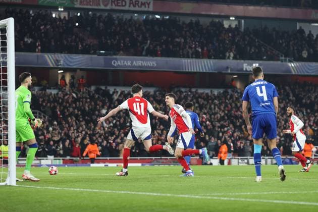 Arsenal v Dinamo Zagreb 22 January 2025, London - Champions League Football - Arsenal v GNK Dinamo Zagreb - Declan Rice of Arsenal celebrates their first goal with Kai Havertz of Arsenal - Photo: Charlotte Wilson Offside. London UK Copyright: xCharlottexWilsonx xOffsidexOffside
