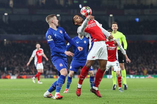 Arsenal v Dinamo Zagreb 22 January 2025, London - Champions League Football - Arsenal v GNK Dinamo Zagreb - Jurrien Timber of Arsenal controls the ball - Photo: Charlotte Wilson Offside. London UK Copyright: xCharlottexWilsonx xOffsidexOffside